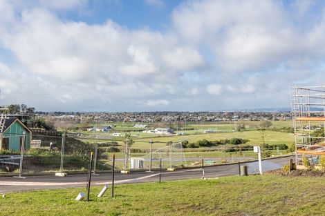 Photo of property in 93 Oak Road, Poraiti, Napier, 4112