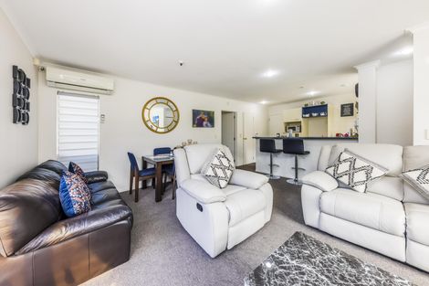 Photo of property in 14 Ashmere Lane, Weymouth, Auckland, 2103