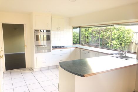 Photo of property in 23 Bluebird Crescent, Unsworth Heights, Auckland, 0632