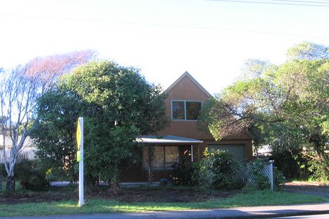 Photo of property in 2 Weggery Drive, Waikanae Beach, Waikanae, 5036