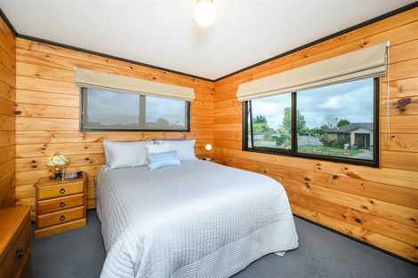 Photo of property in 1 Oldfield Place, Bulls, 4818