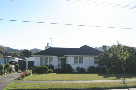 Photo of property in 15 Routley Crescent, Elderslea, Upper Hutt, 5018