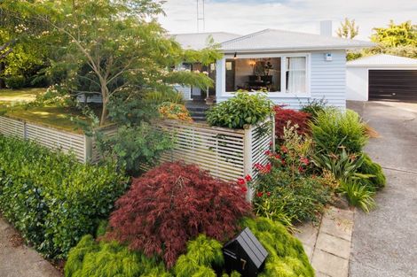 Photo of property in 7 Surrey Crescent, Hokowhitu, Palmerston North, 4410