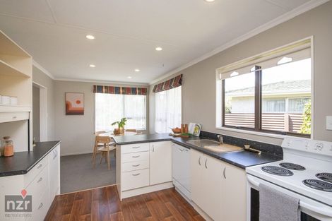 Photo of property in 37 Humphries Place, Awapuni, Palmerston North, 4412