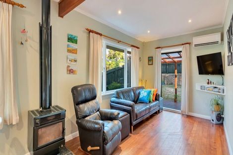 Photo of property in 95 Hutchinson Avenue, New Lynn, Auckland, 0600