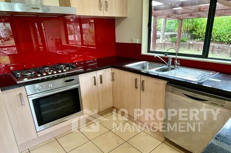 Photo of property in 35 Peninsula Road, Mangere, Auckland, 2022