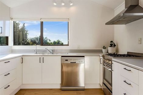 Photo of property in 60 Rhinevale Close, Henderson, Auckland, 0612