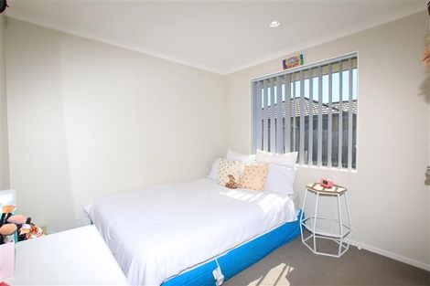 Photo of property in 46 Huntington Park Drive, Greenhithe, Auckland, 0632