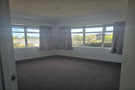 Photo of property in 13 Pemberton Drive, Amberley, 7410