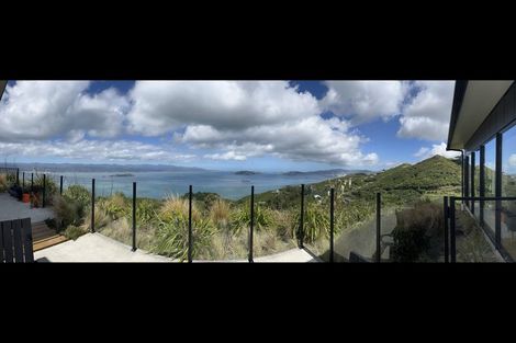 Photo of property in 17 Promontory Crescent, Newlands, Wellington, 6037