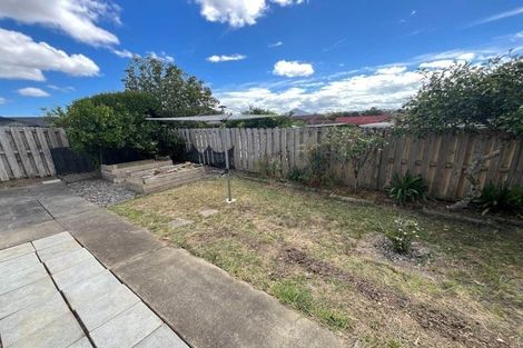 Photo of property in 2/15 Summermist Drive, Northpark, Auckland, 2013