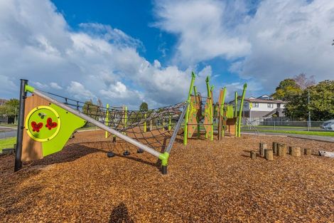 Photo of property in 2/26 Midgley Road, West Harbour, Auckland, 0618