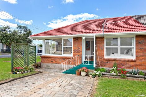 Photo of property in 1/13 Creamer Avenue, Belmont, Auckland, 0622