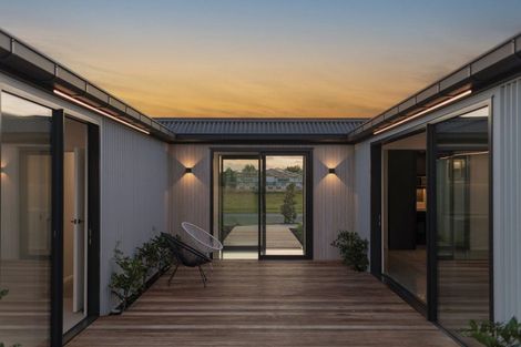 Photo of property in 3 Makakahi Street, Lytton West, 4071