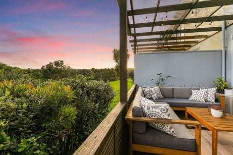 Photo of property in 9s Clearwater Cove, West Harbour, Auckland, 0618