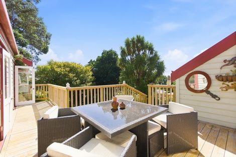 Photo of property in 75 Morley Street, New Plymouth, 4310