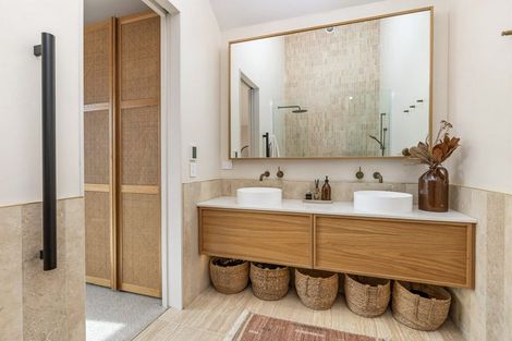 Photo of property in 50 Tiri Road, Manly, Whangaparaoa, 0930