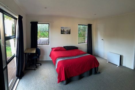 Photo of property in 29 Deverell Place, Northcross, Auckland, 0632
