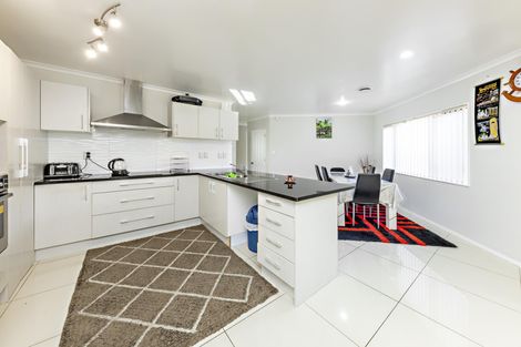 Photo of property in 62 Robert Ross Place, Clendon Park, Auckland, 2103