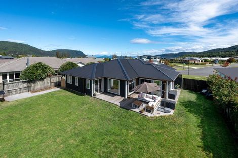 Photo of property in 61 Montgomery Crescent, Kinloch, Taupo, 3377