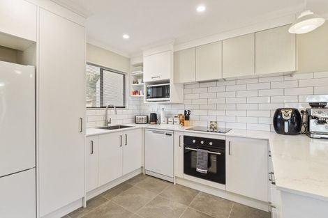 Photo of property in 8 Raukura Place, Koutu, Rotorua, 3010