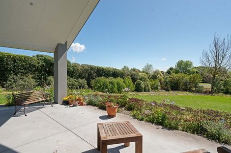 Photo of property in 10 Birdie Way, Martinborough, 5711