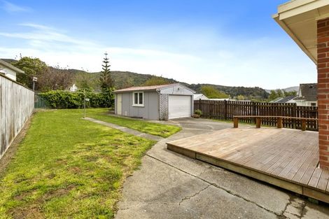 Photo of property in 16 Cleland Crescent, Naenae, Lower Hutt, 5011