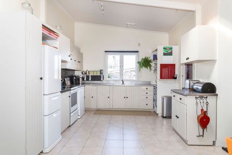 Photo of property in 12 Grant Street, Dannevirke, 4930