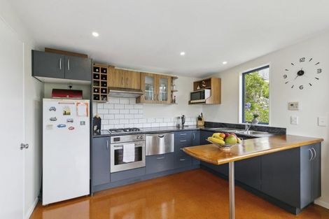 Photo of property in 21 Court Road, Tawa, Wellington, 5028