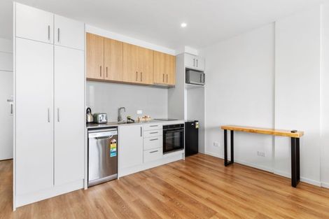 Photo of property in Twin Towers, 811/17 Putney Way, Manukau, Auckland, 2104