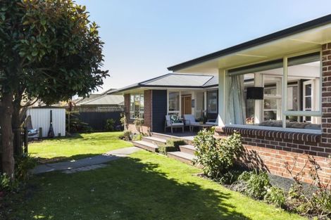 Photo of property in 2 Manor Place, Bryndwr, Christchurch, 8053