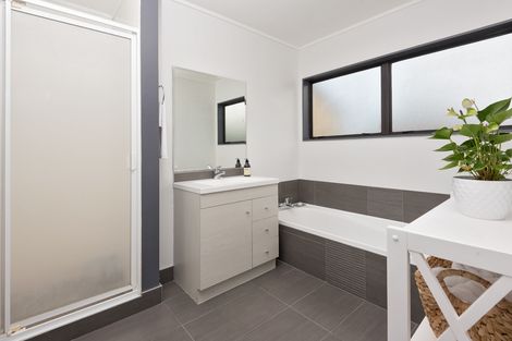 Photo of property in 2/25 Channing Crescent, Botany Downs, Auckland, 2010