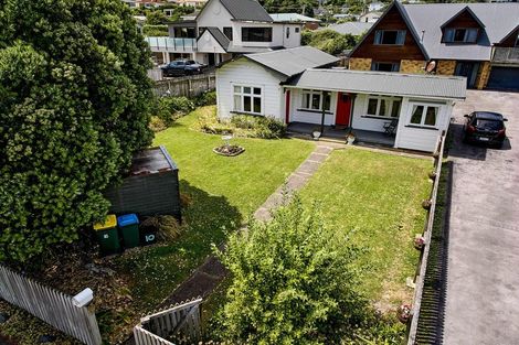 Photo of property in 10 Lambley Road, Titahi Bay, Porirua, 5022