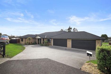 Photo of property in 7 Armstrong Way, Waiuku, 2123