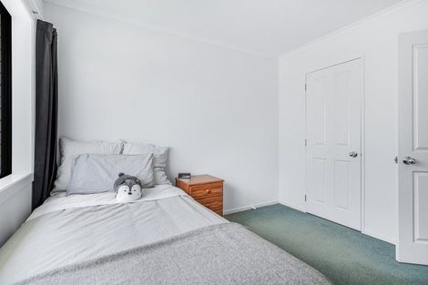 Photo of property in 1 Harrogate Place, Grandview Heights, Hamilton, 3200