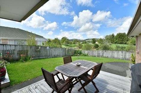 Photo of property in 31 Cabeleigh Drive, Helensville, 0800