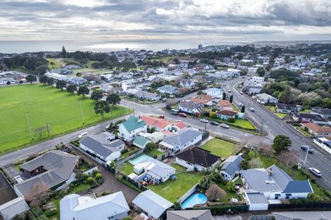 Photo of property in 120 Cutfield Road, Westown, New Plymouth, 4310