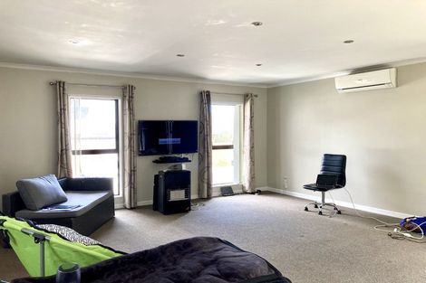 Photo of property in 4b Virginia Street, Henderson, Auckland, 0612