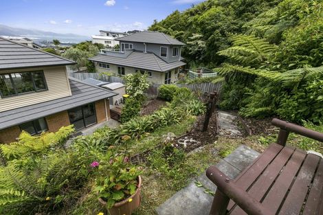 Photo of property in 14 Arahiwi Grove, Tirohanga, Lower Hutt, 5010