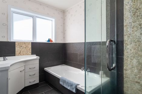 Photo of property in 13 Clivedene Street, Matua, Tauranga, 3110