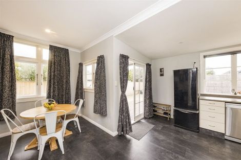 Photo of property in 60 Weston Avenue, Roslyn, Palmerston North, 4414