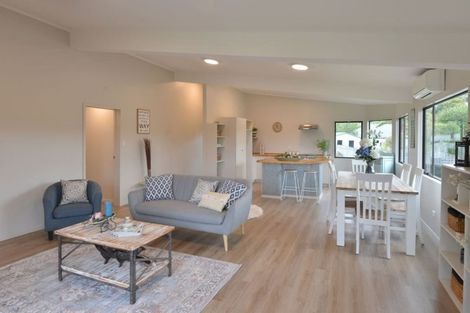 Photo of property in 72a Beach Road, Onerahi, Whangarei, 0110