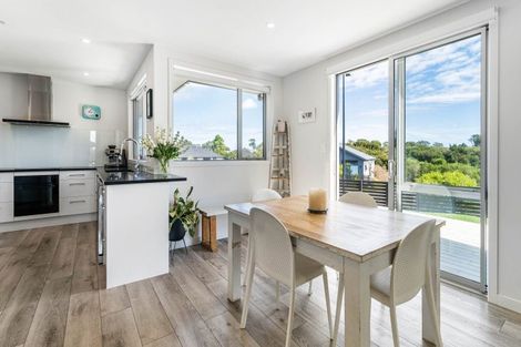 Photo of property in 11 Waikohi Avenue, Glenbrook, Waiuku, 2681