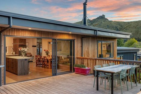 Photo of property in 13 Matuku Lane, Heathcote Valley, Christchurch, 8022