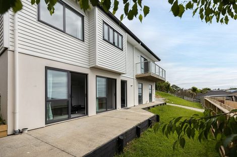 Photo of property in 32b Waipuna Grove, Welcome Bay, Tauranga, 3112