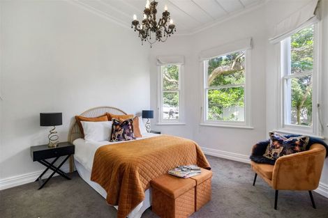 Photo of property in 151 Glenfield Road, Hillcrest, Auckland, 0626