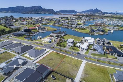 Photo of property in 16 Waitemata Drive, One Tree Point, 0118