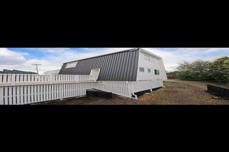 Photo of property in 1/18 Edgerton Road, Te Atatu Peninsula, Auckland, 0610