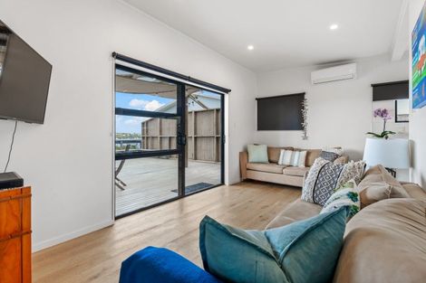 Photo of property in 24b Tindalls Bay Road, Manly, Whangaparaoa, 0930