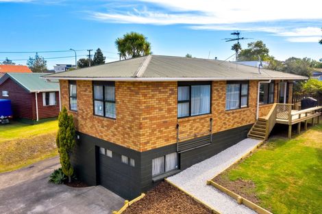 Photo of property in 78a Wharf Road, Te Atatu Peninsula, Auckland, 0610